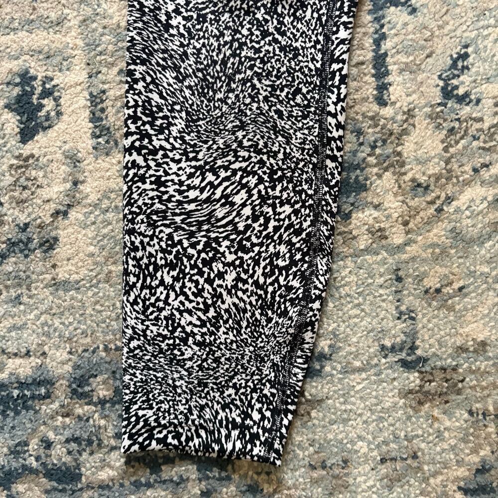 Lululemon InStill High-Rise Tight 25" - Picture 3 of 6